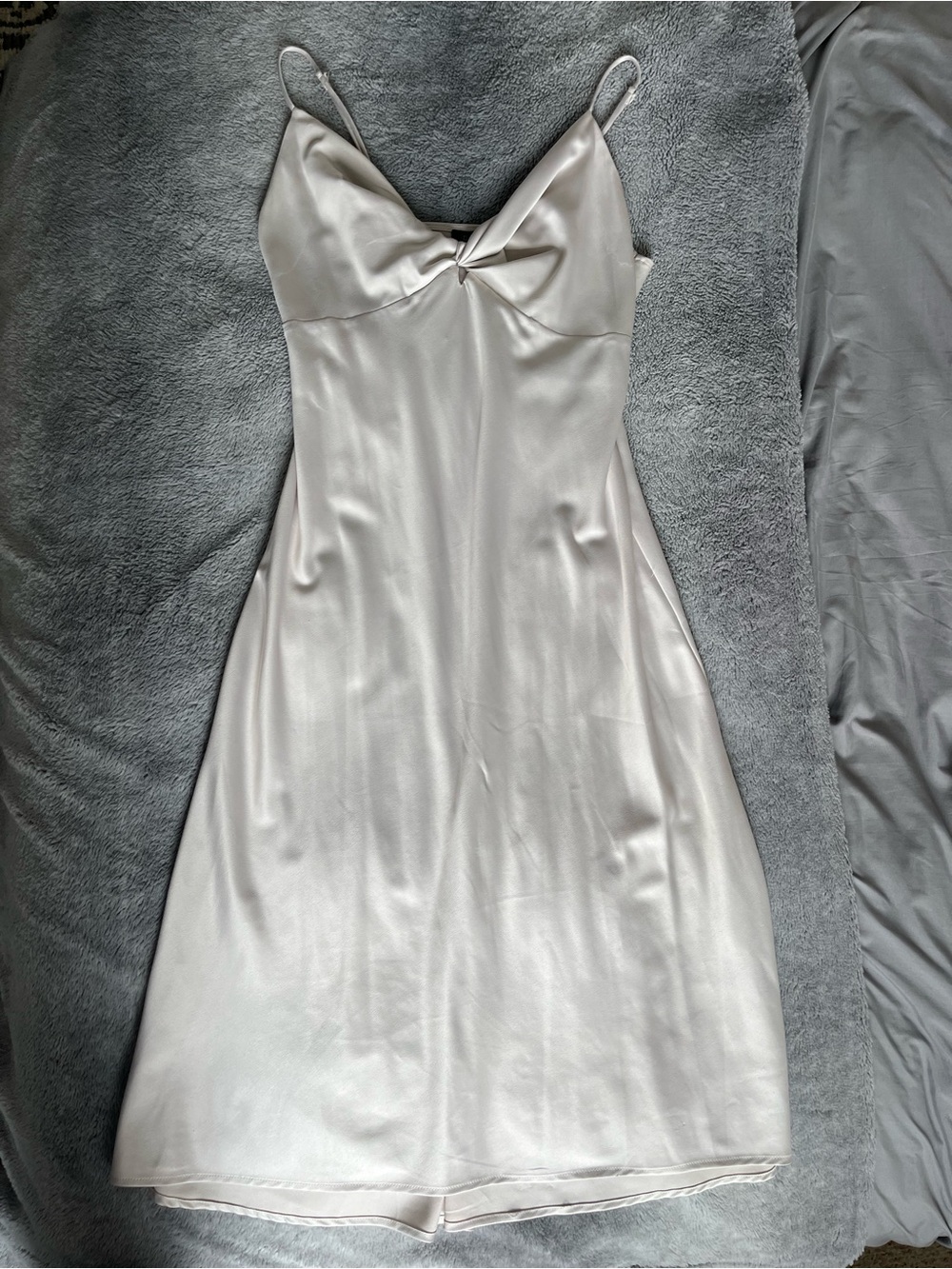Dynamite Adina Twist Front Satin Cami Midi Dress in Polished Pearl - Picture 4 of 8